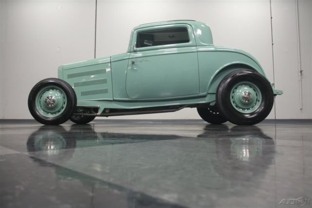 1932 Green Ford Coupe