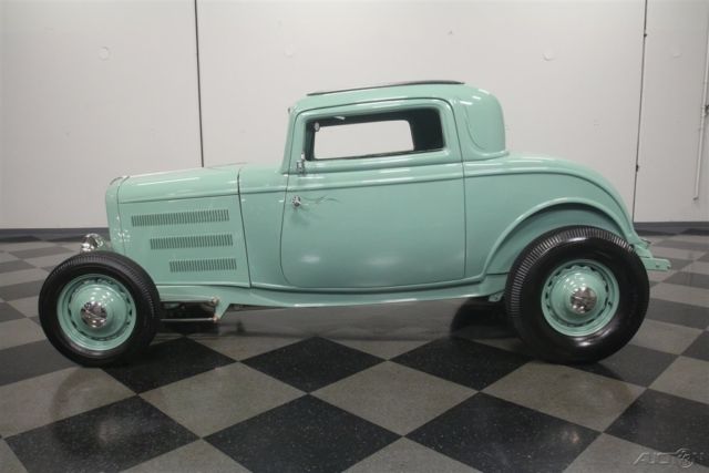 1932 Green Ford Coupe