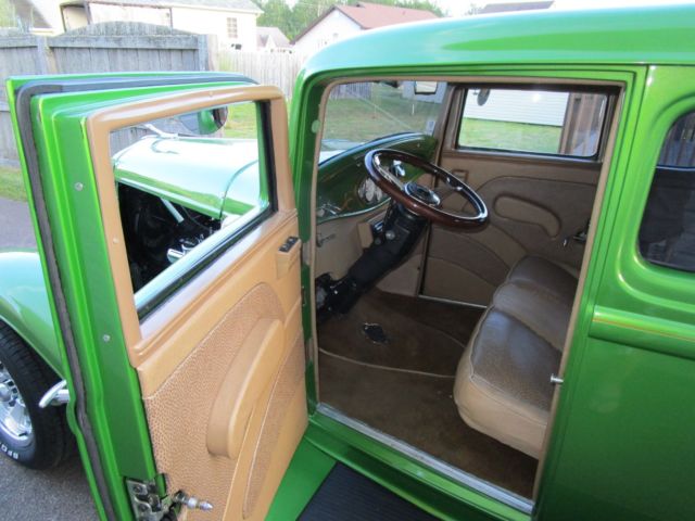 1932 Green Ford Coupe