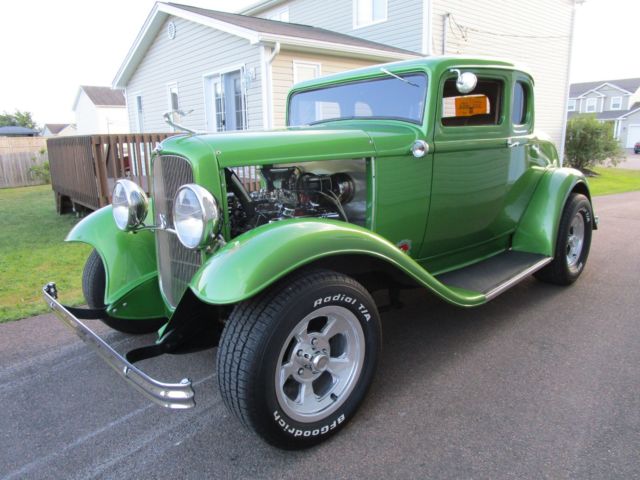 1932 Green Ford Coupe