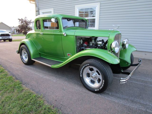 1932 Green Ford Coupe