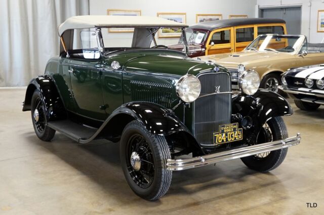 1932 Green Ford Deluxe Convertible