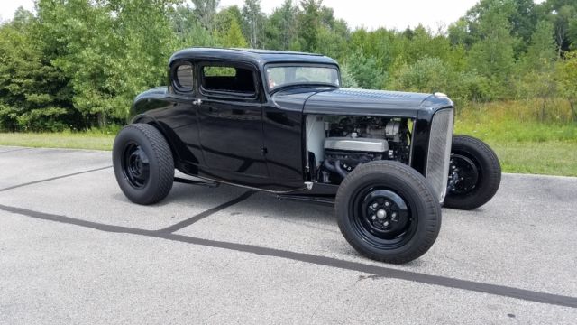 1932 Ford 5 Window Coupe