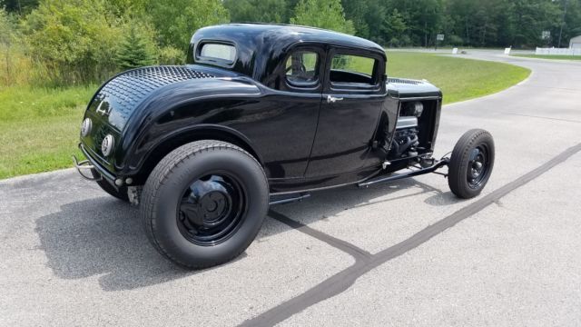 1932 Ford 5 Window Coupe