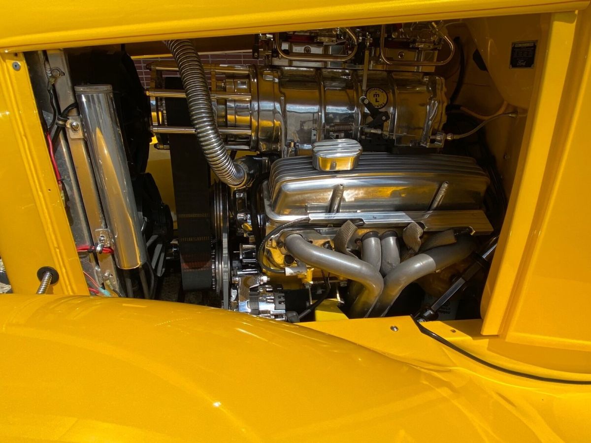 1932 Yellow Ford Hot Rod / Street Rod Coupe