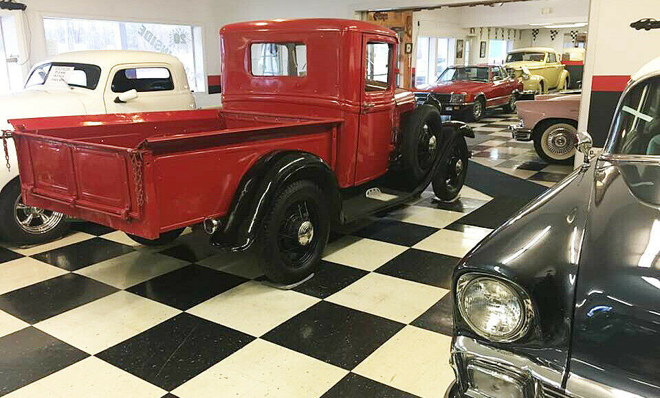 1932 Red Ford F-100 Pickup Truck