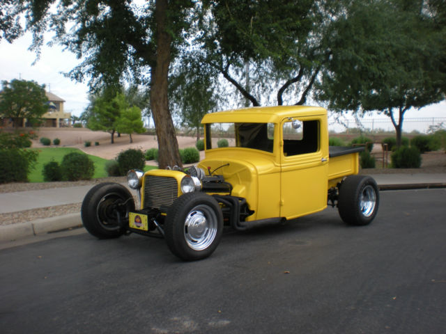 1932 yellow Ford 32 Pick -Up