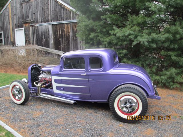 1932 Purple Ford 5 window coupe Coupe