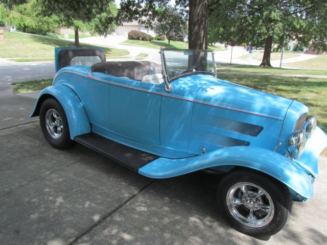 1932 Blue Ford Roadster Convertible