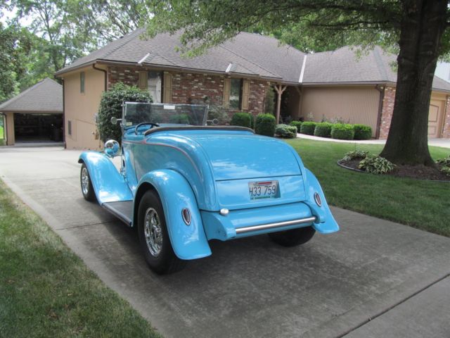 1932 Blue Ford Roadster Convertible