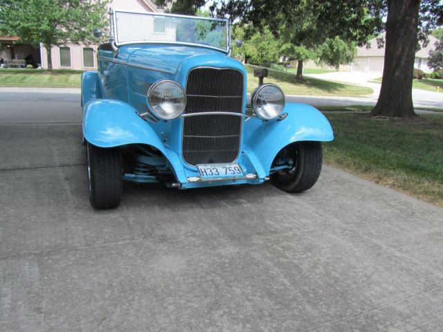 1932 Blue Ford Roadster Convertible