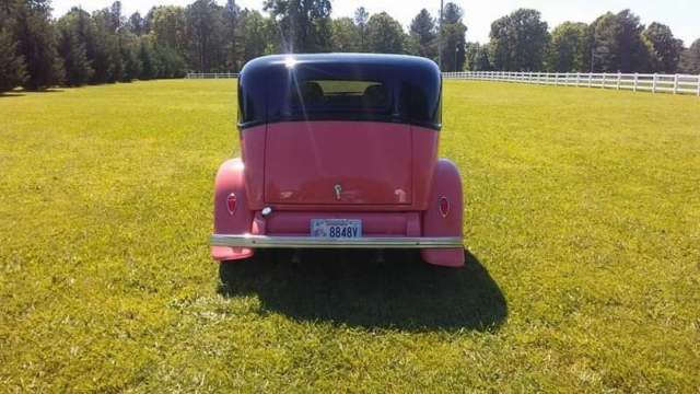 1932 black&coral Ford Model A Coupe