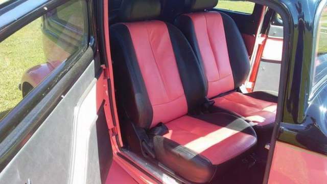 1932 black&coral Ford Model A Coupe