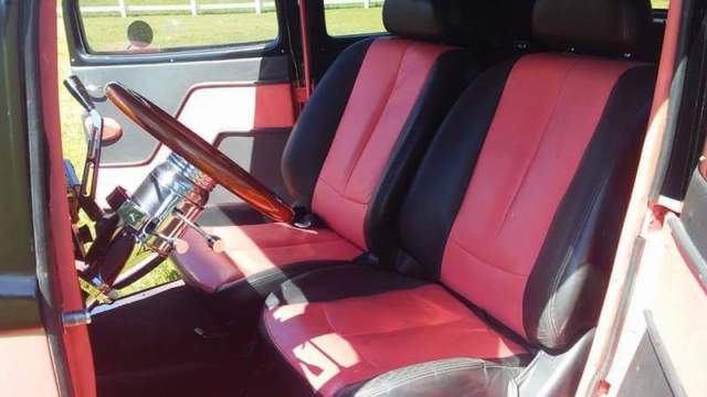 1932 black&coral Ford Model A Coupe