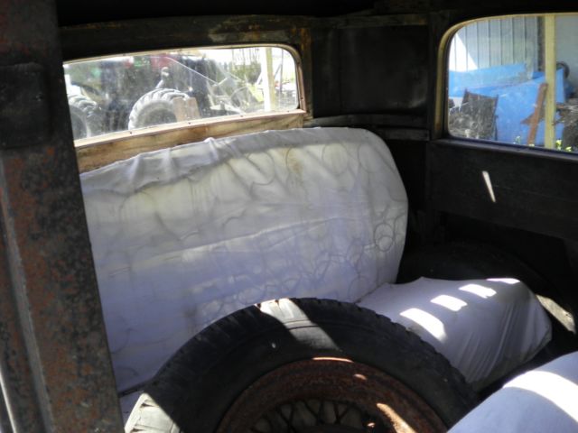 1932 Black Oldsmobile Model 30-B