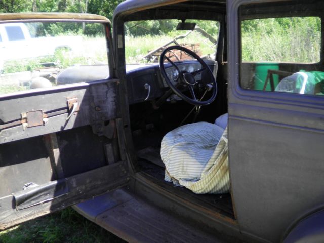 1932 Black Oldsmobile Model 30-B