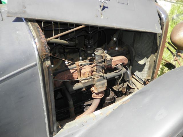 1932 Black Oldsmobile Model 30-B