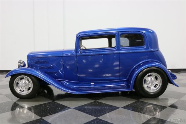 1932 Blue Ford Victoria