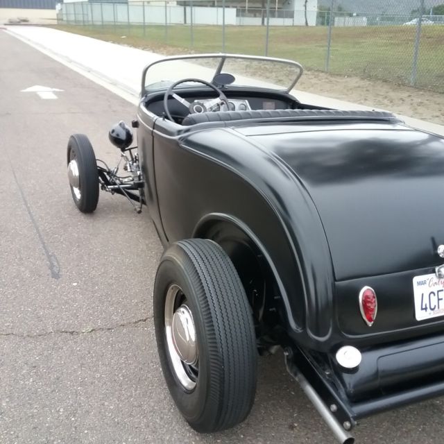 1932 Black Ford Hiboy Roadster