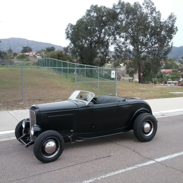 1932 Black Ford Hiboy Roadster