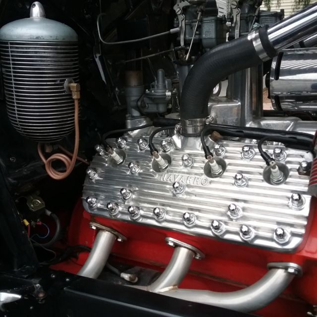 1932 Black Ford Hiboy Roadster