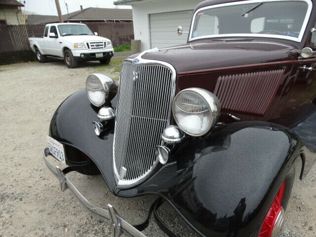 1933 maroon Ford 3 w coupe Coupe