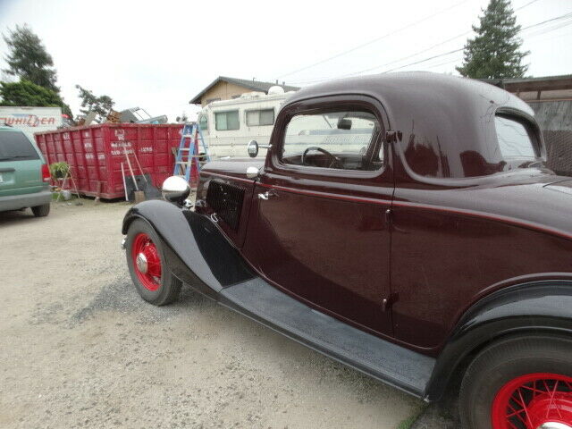 1933 maroon Ford 3 w coupe Coupe