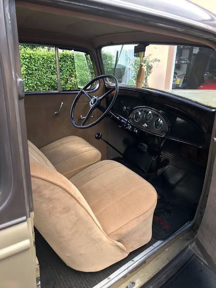1933 Brown & Beige Chevrolet Eagle