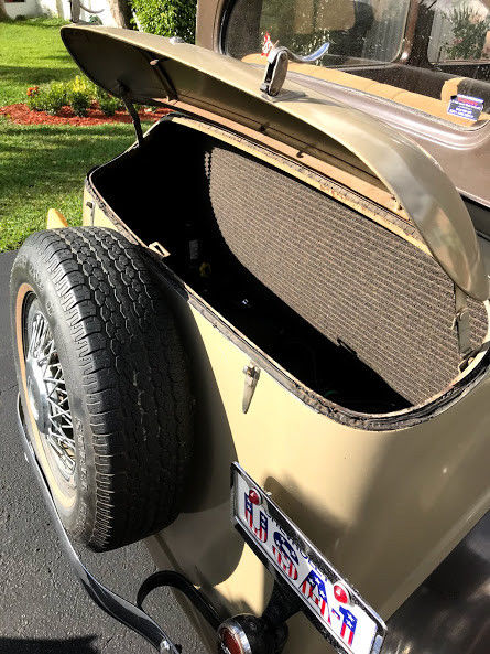 1933 Brown & Beige Chevrolet Eagle