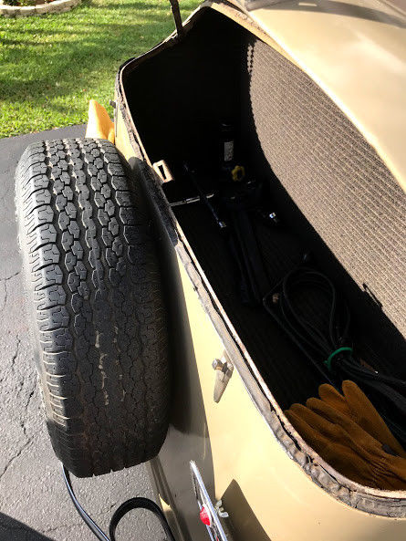 1933 Brown & Beige Chevrolet Eagle