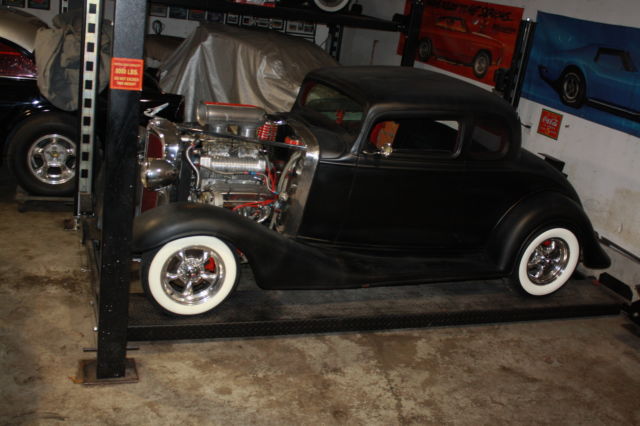 1933 Black Willys coupe COUPE