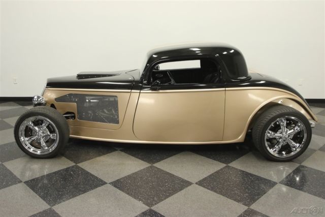 1933 Black Ford 3-Window