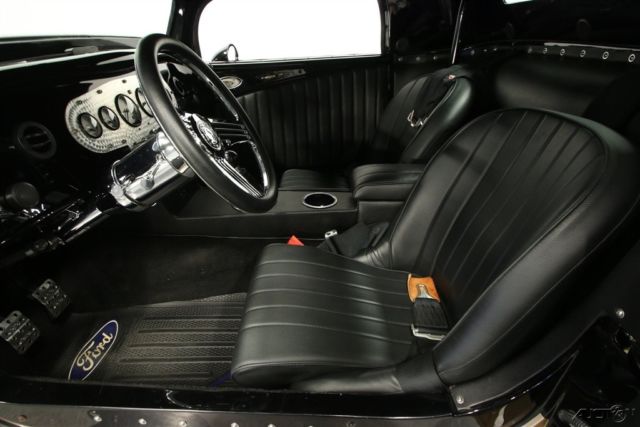 1933 Black Ford 3-Window