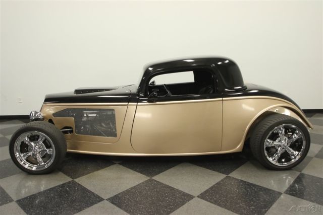 1933 Black Ford 3-Window