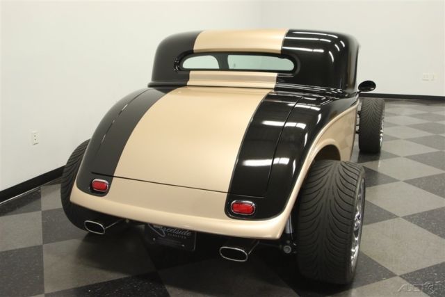 1933 Black Ford 3-Window