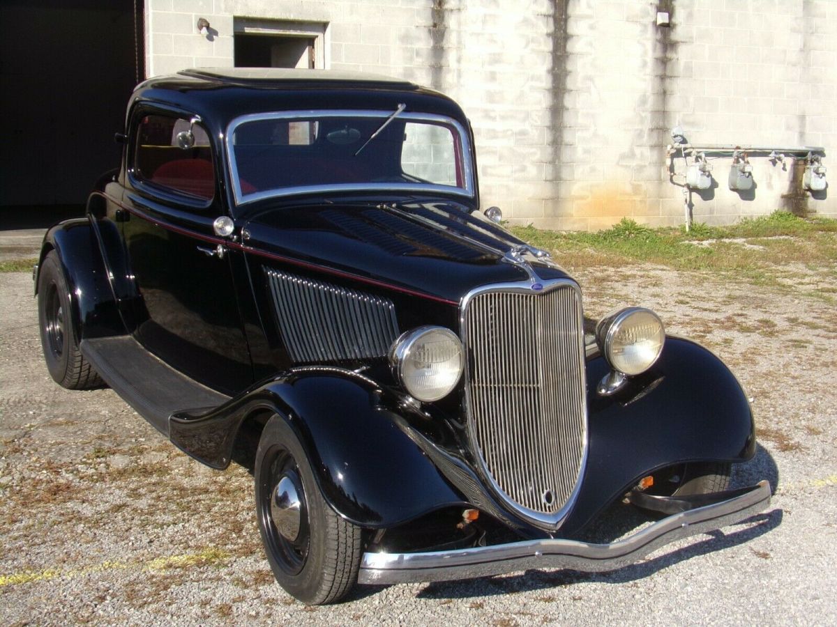 1933 Ford 3 window Coupe