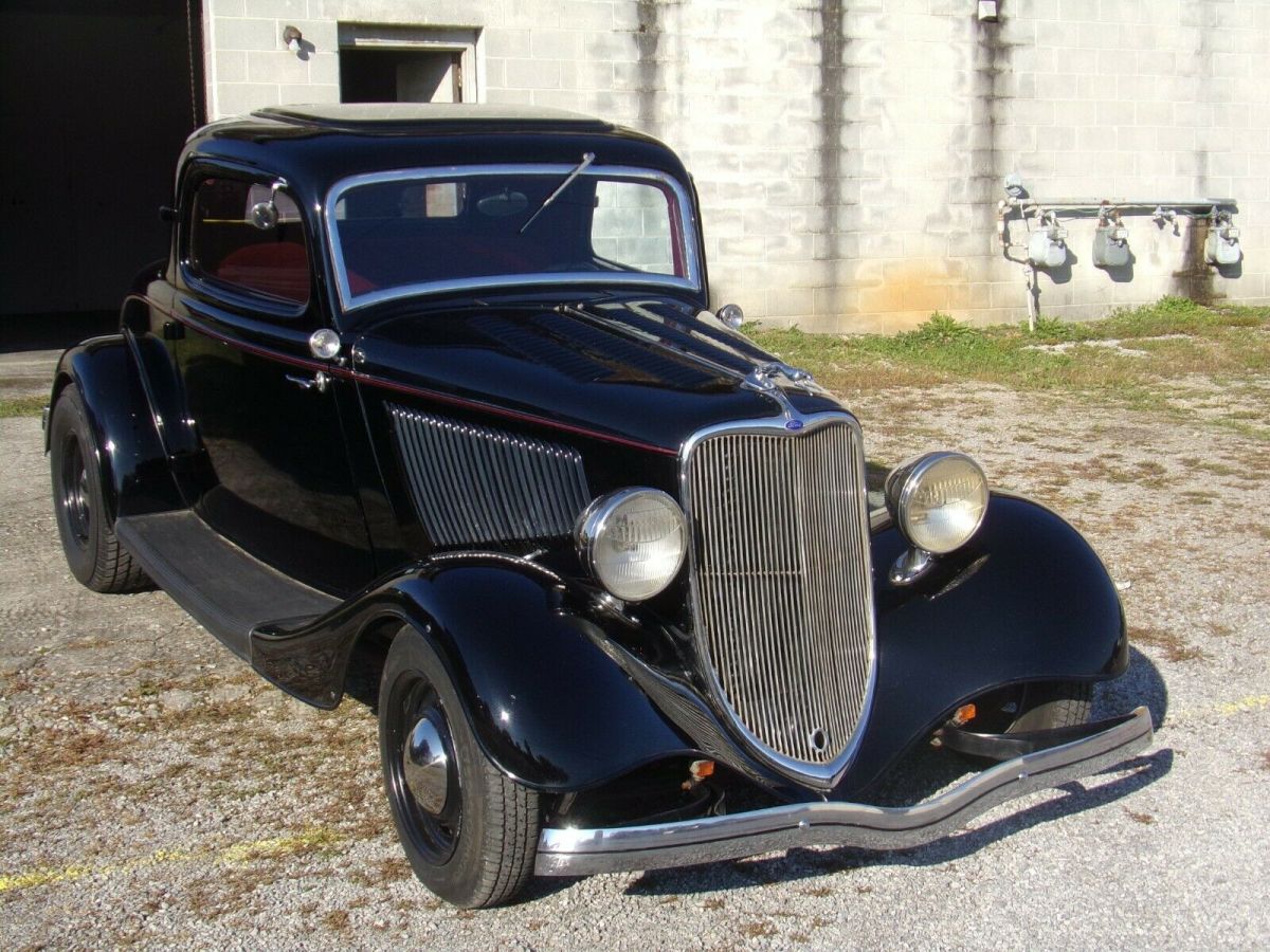 1933 Ford 3 window Coupe