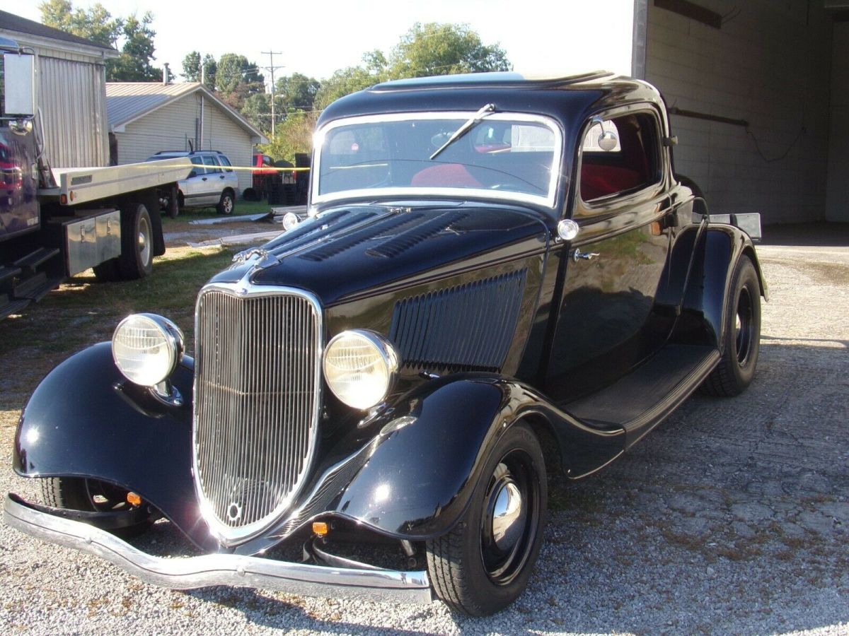 1933 Ford 3 window Coupe