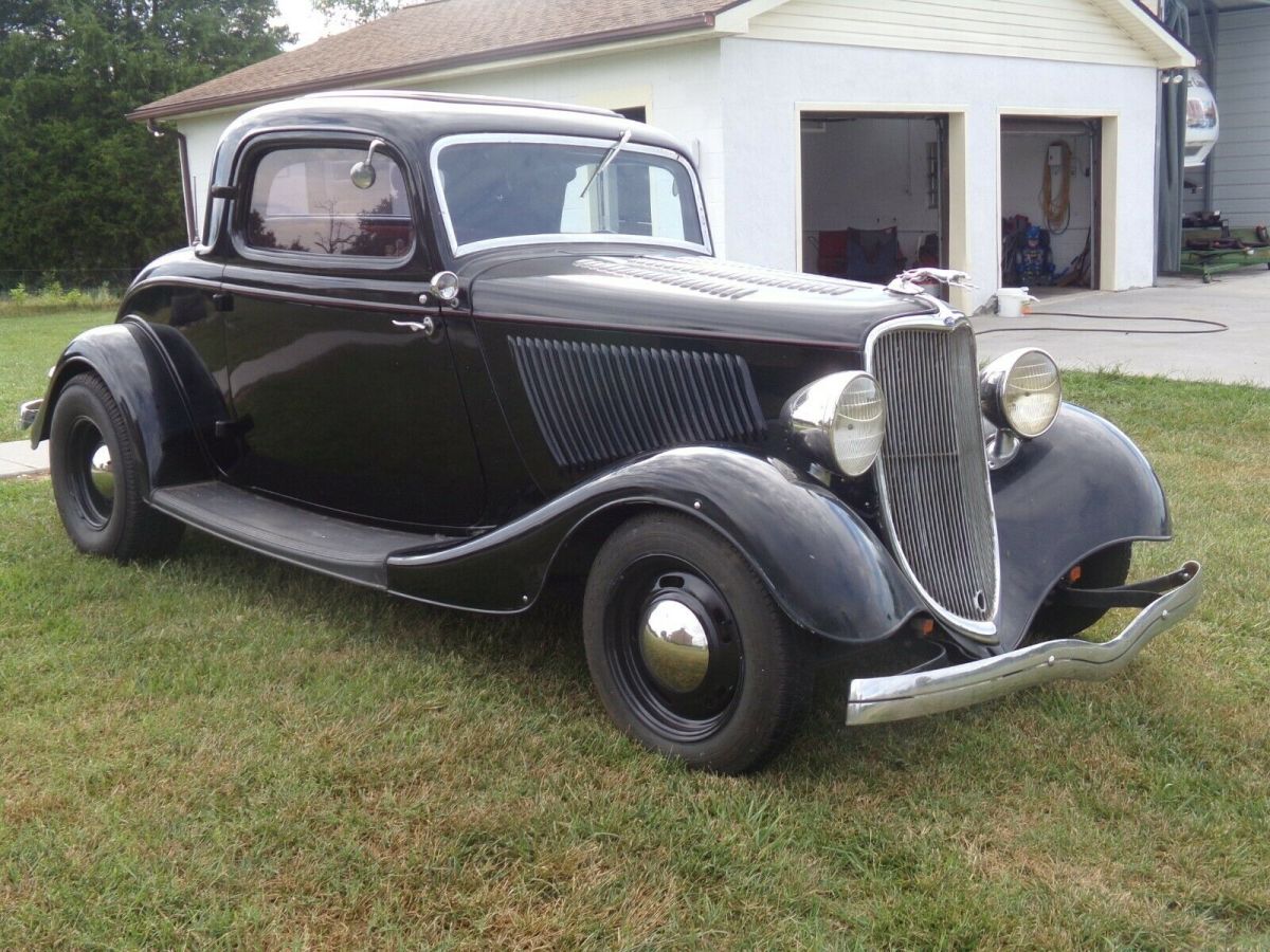 1933 Ford 3 window Coupe