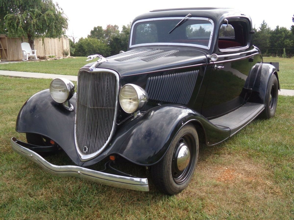 1933 Ford 3 window Coupe