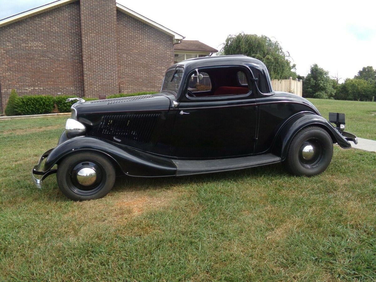 1933 Ford 3 window Coupe