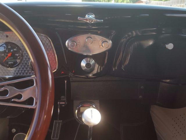 1933 Black Ford coupe Coupe