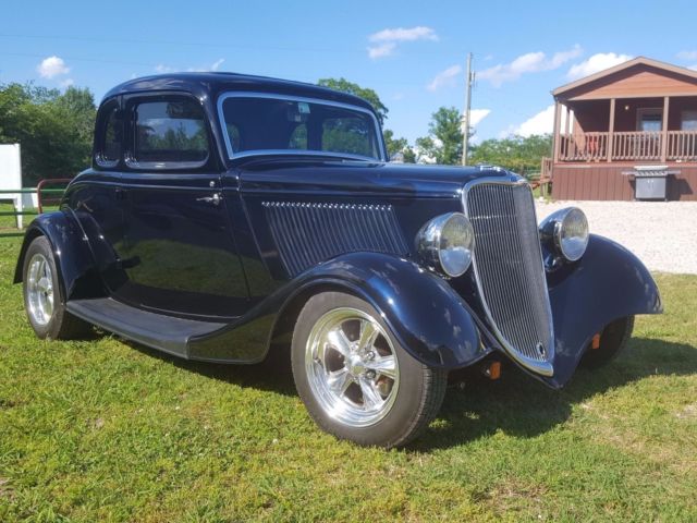 1933 Black Ford coupe Coupe