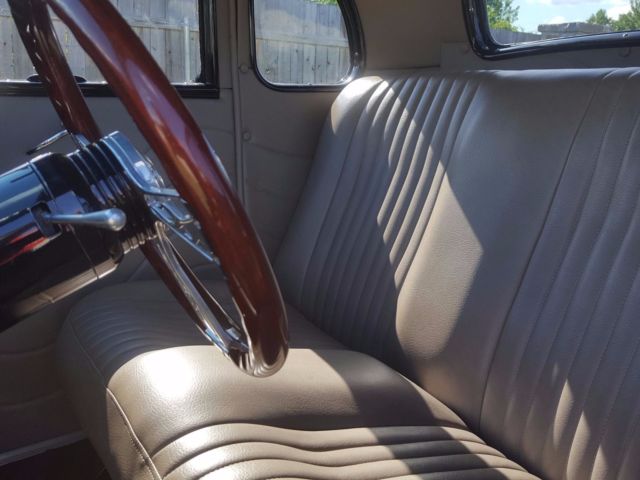 1933 Black Ford coupe Coupe