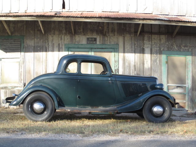 1933 Green Ford Standard 5W Coupe Coupe