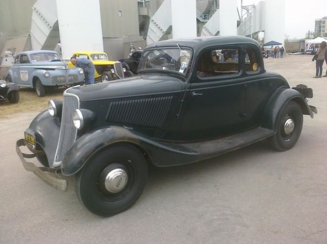 1933 Green Ford Standard 5W Coupe Coupe