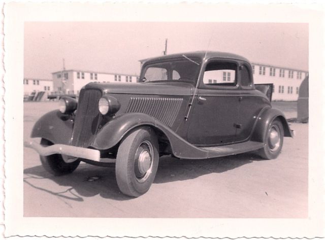 1933 Green Ford Standard 5W Coupe Coupe