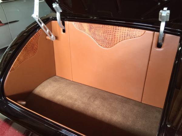 1933 Red Ford FORD Coupe