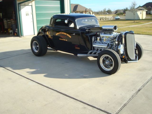 1933 Black Ford Three window coupe Coupe