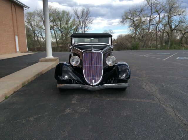 1933 Black Ford Model 40 Convertible